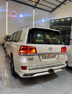 تۆیۆتا لاند کروزەر